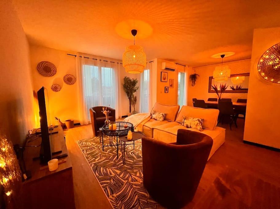 בריניול Appartement, 3 Chambres, Vue Panoramique, Parking, Acces Ville מראה חיצוני תמונה
